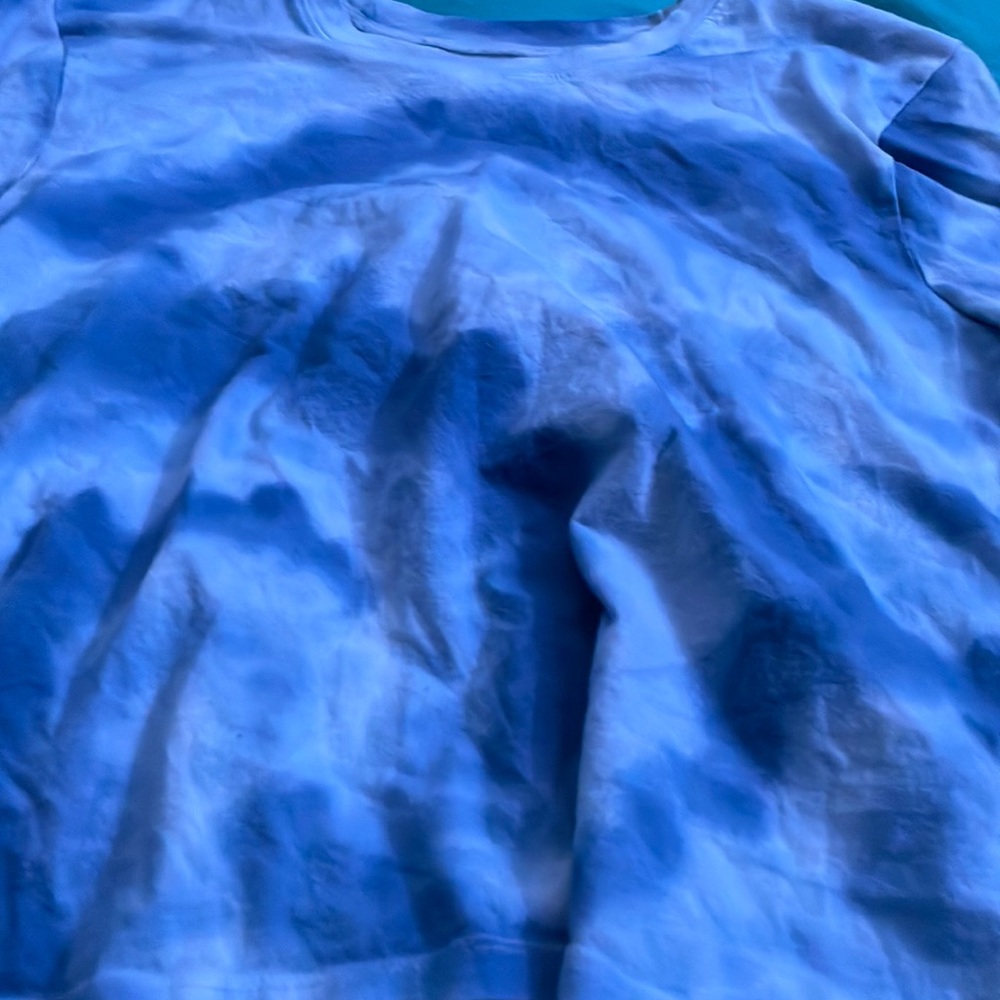 Hollister blue tie-dye shirt size xs